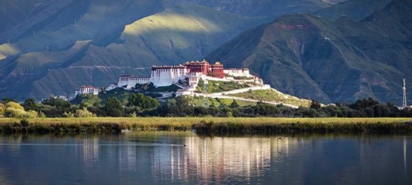 开云体育咱们却发现本来这个陈旧而神圣的宫殿-开云(中国)Ka